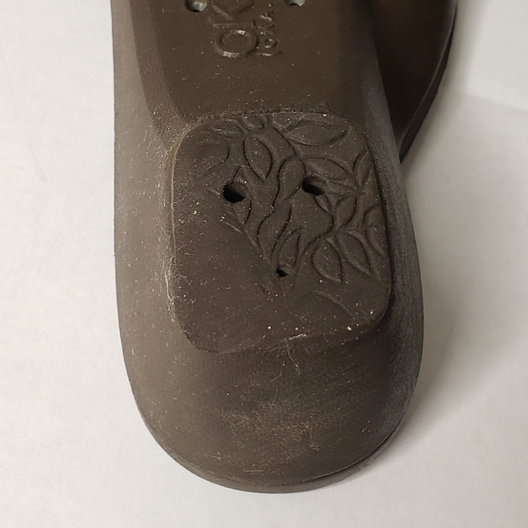 Oka B. waterproof wedge sandals, sz Medium, bow - Picture 6 of 16